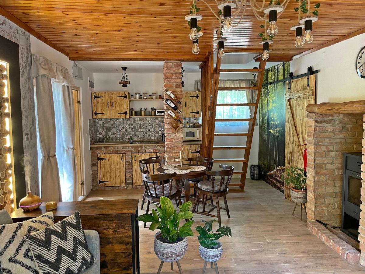 Cityside Cottage Eger Ngoại thất bức ảnh