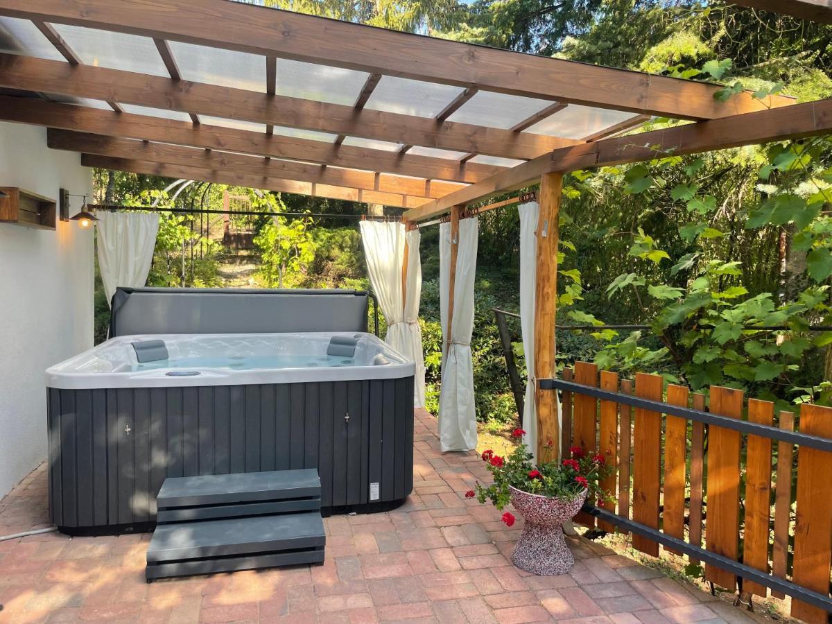 Cityside Cottage Eger Ngoại thất bức ảnh