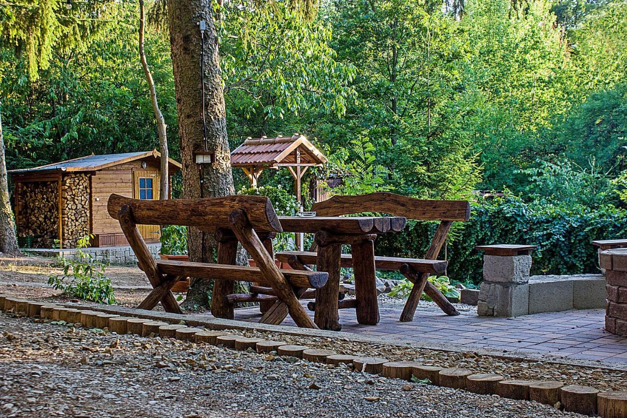 Cityside Cottage Eger Ngoại thất bức ảnh