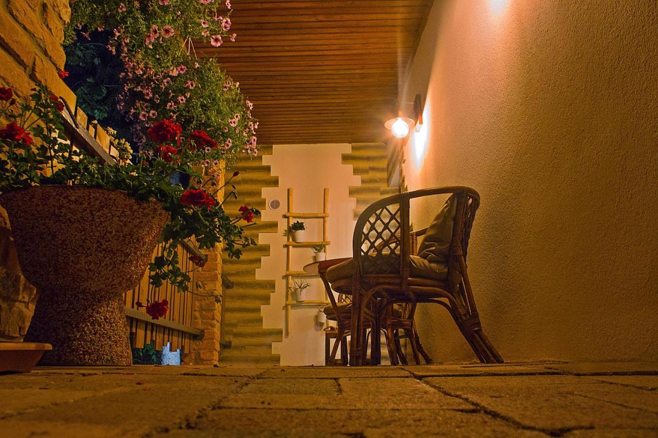 Cityside Cottage Eger Ngoại thất bức ảnh