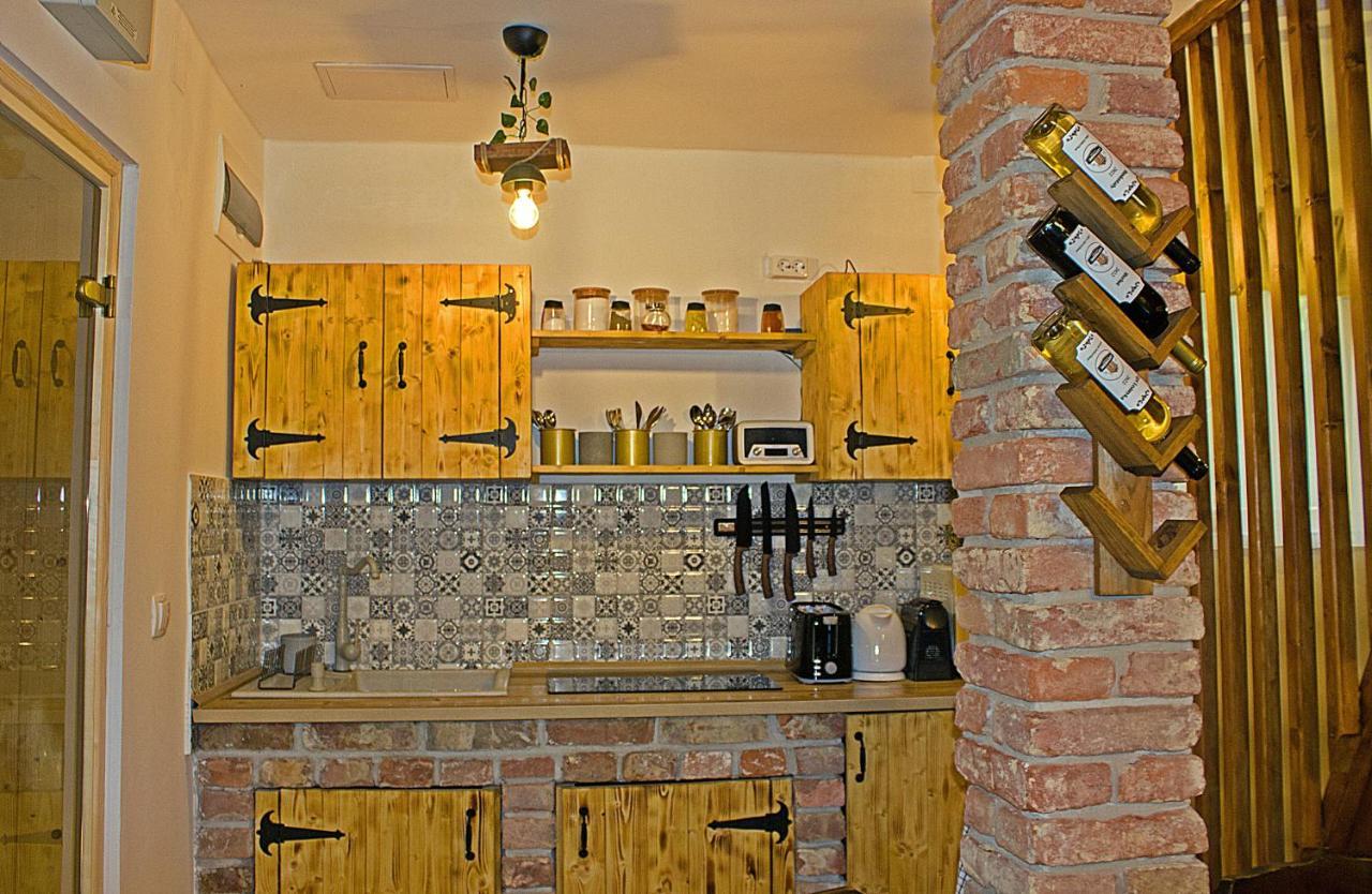 Cityside Cottage Eger Ngoại thất bức ảnh