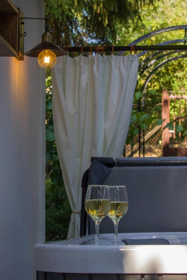Cityside Cottage Eger Ngoại thất bức ảnh